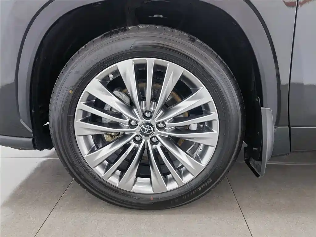 TOYOTA HIGHLANDER