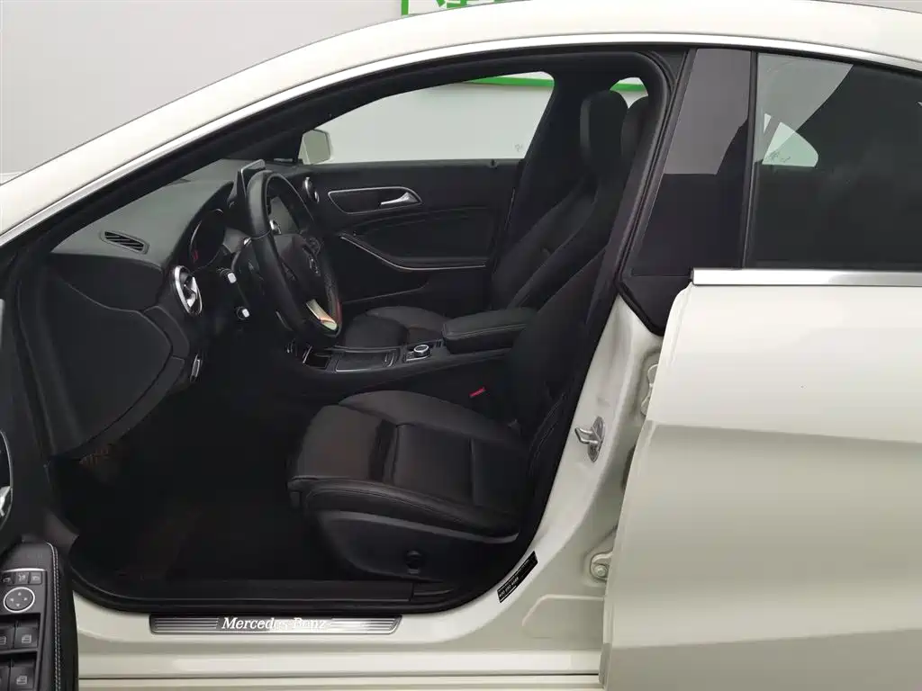 Mercedes-Benz CLA (Import) 2016 Facelift CLA 200 Style фото 10