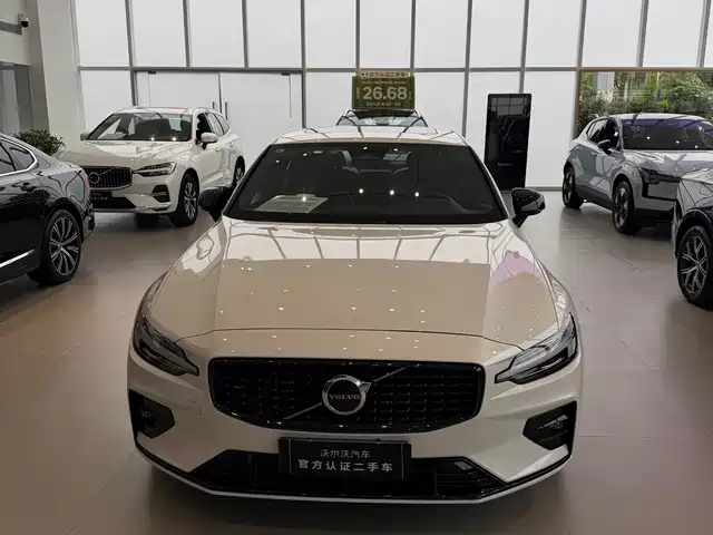 Volvo S60 2025 B5 Elegance Sport Edition — фото 4
