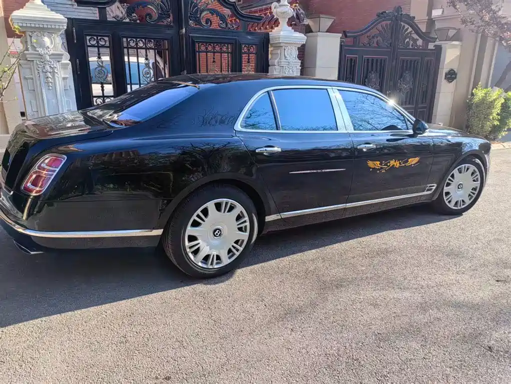 Bentley Mulsanne 2017 6.8T Long Wheelbase фото 4