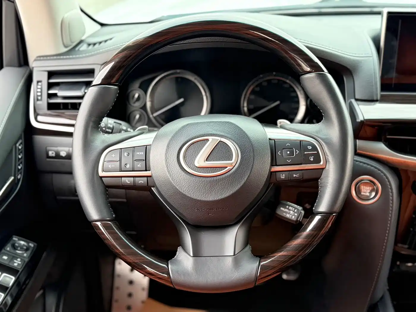 Lexus LX 2017 570 Prestige Luxury фото 8