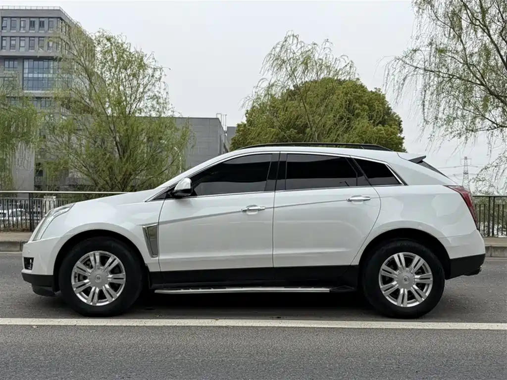 Cadillac SRX 2015 3.0L Comfort фото 23
