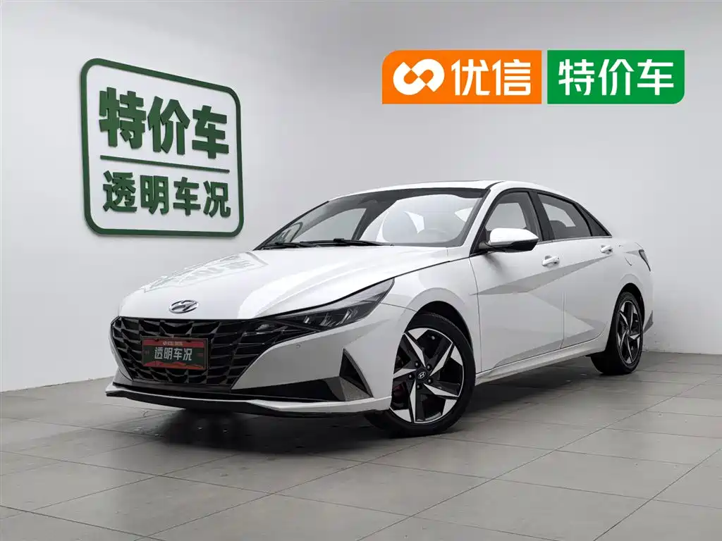 Hyundai Elantra 2022 1.5L CVT LUX Premium Edition