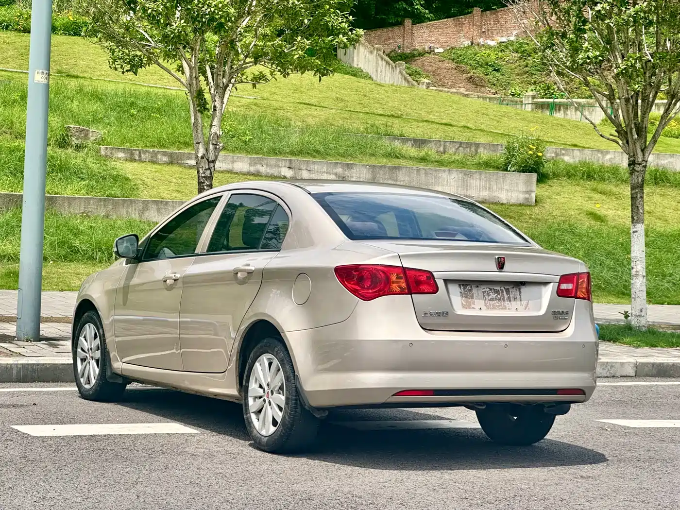 Roewe 350 2016 2015 Model 1.5L Manual Luxury Sunroof Edition