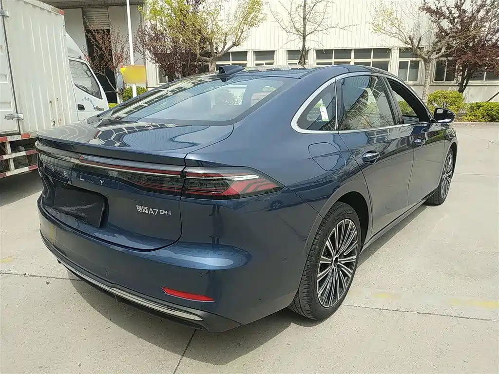 Geely Galaxy Galaxy A7 2025 EM-i фото 7