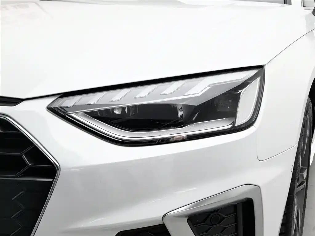 Audi A4L 2020 40 TFSI Luxury Dynamic фото 7