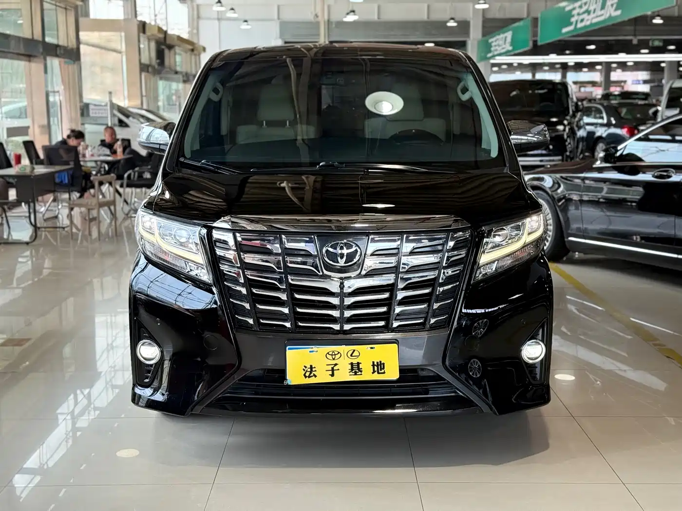 صورة 2 - Toyota Alphard