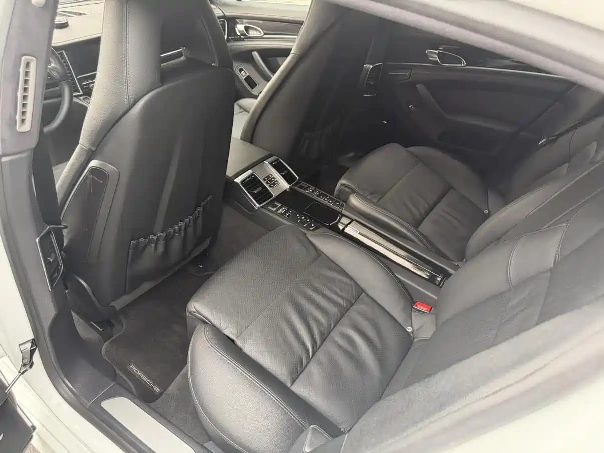 Porsche Panamera 2014 Panamera 4 3.0T фото 18