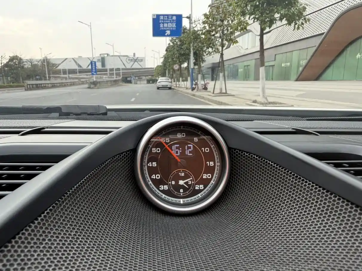 Porsche Panamera 2014 Panamera 4 3.0T фото 22