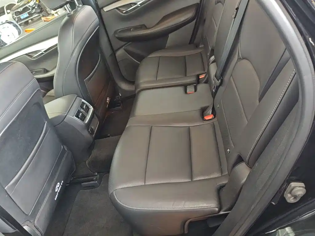 Photo 17 - Infiniti QX50