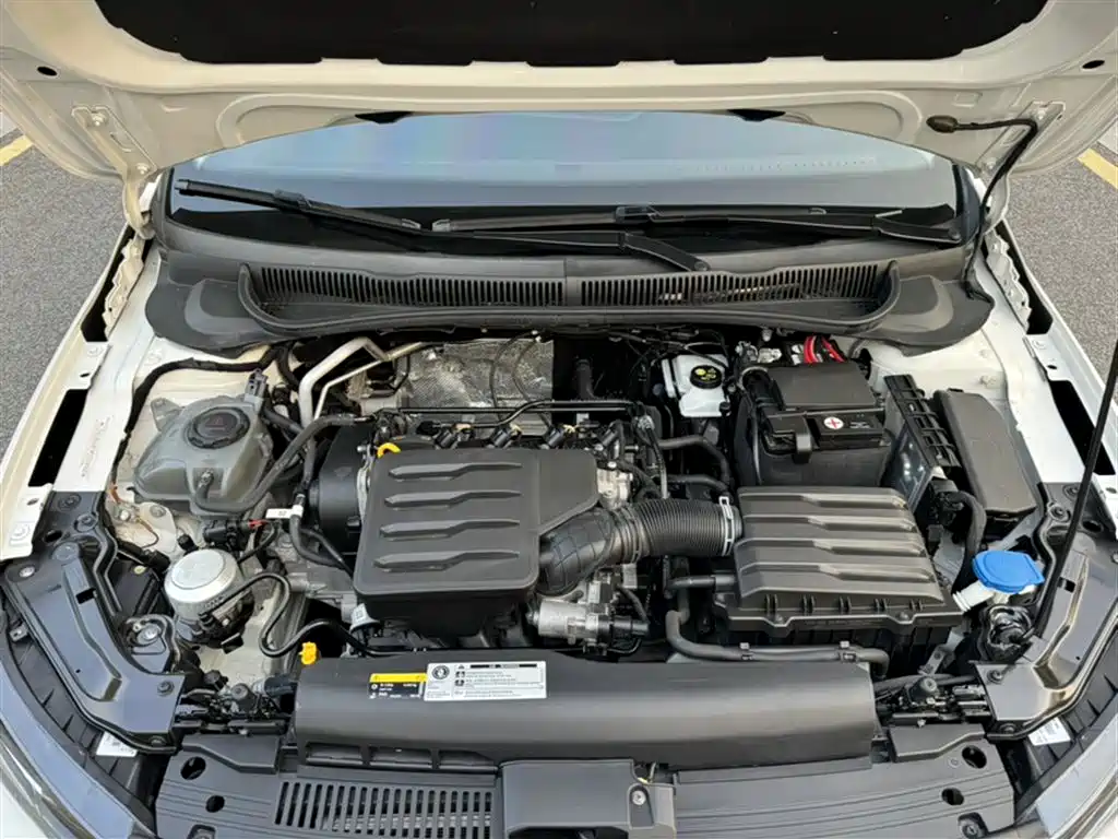 Volkswagen Polo 2021 Plus 1.5L Automatic Colorful Tech Edition фото 11