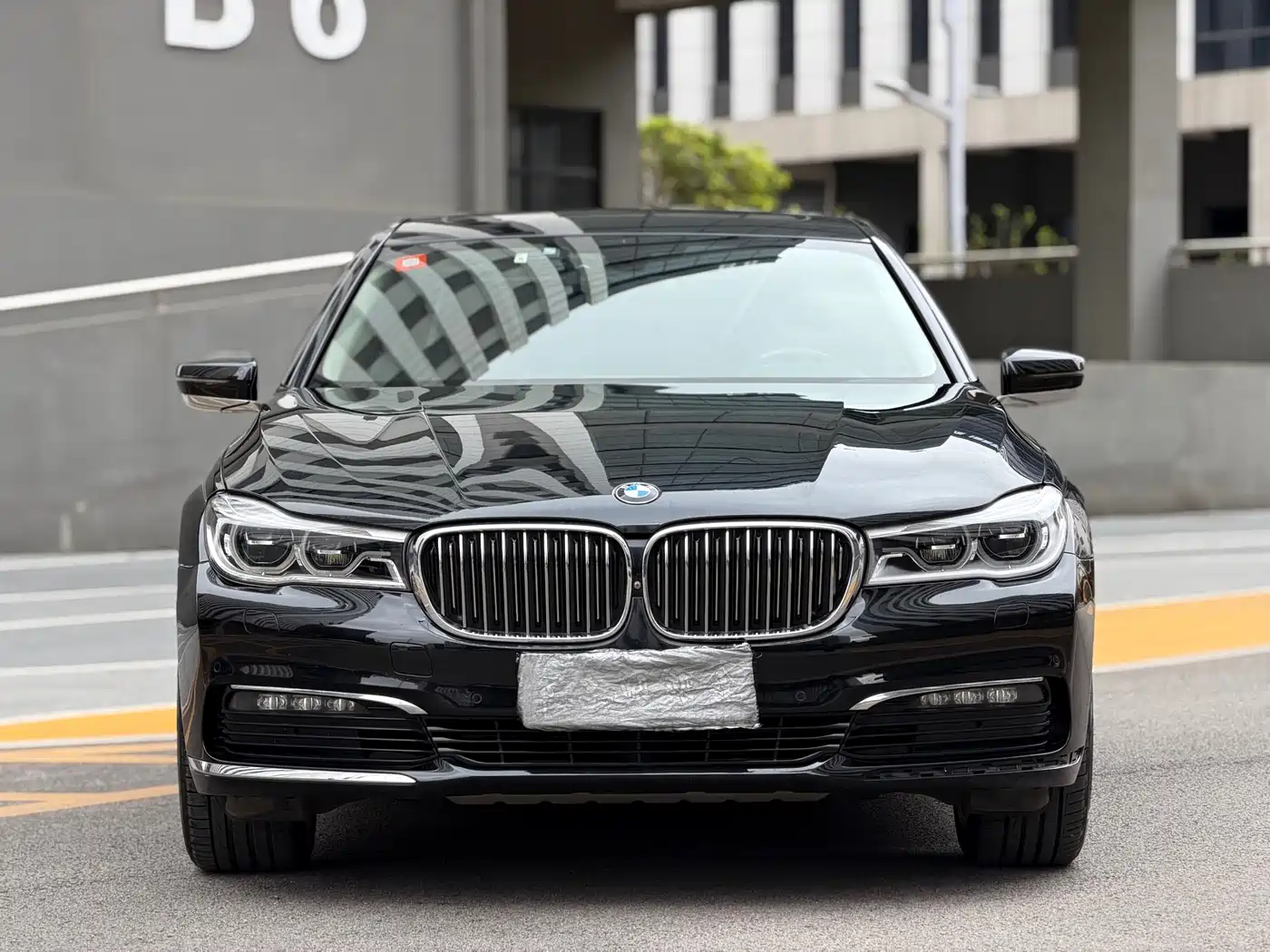BMW 7 Series 2016 740Li Leading Edition фото 2