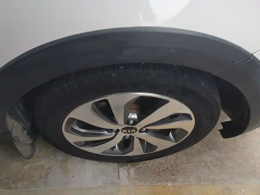 Kia KX CROSS 2018 2017 1.4L AT GLS