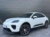 Фото 2 - Porsche Macan EV
