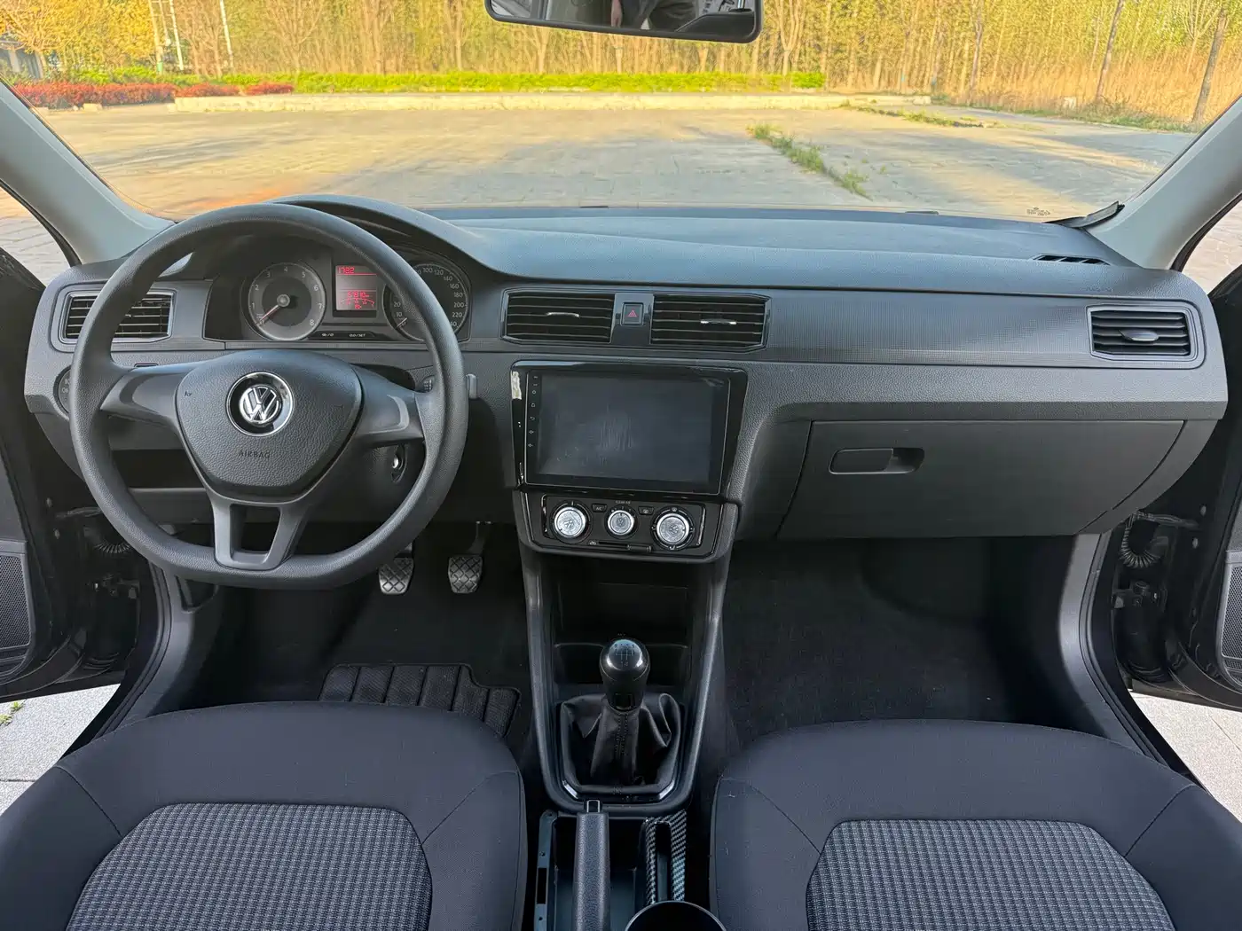 Volkswagen Santana 2016 1.4L Manual Trend Edition фото 5