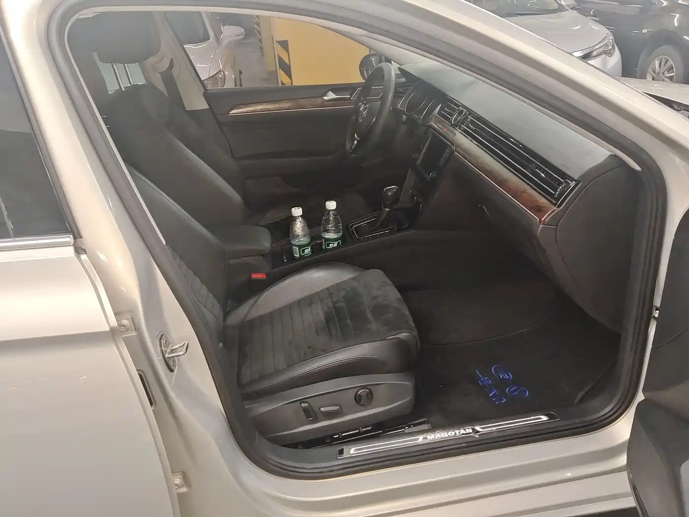 Volkswagen Magotan 2017 330TSI DSG Premium фото 8