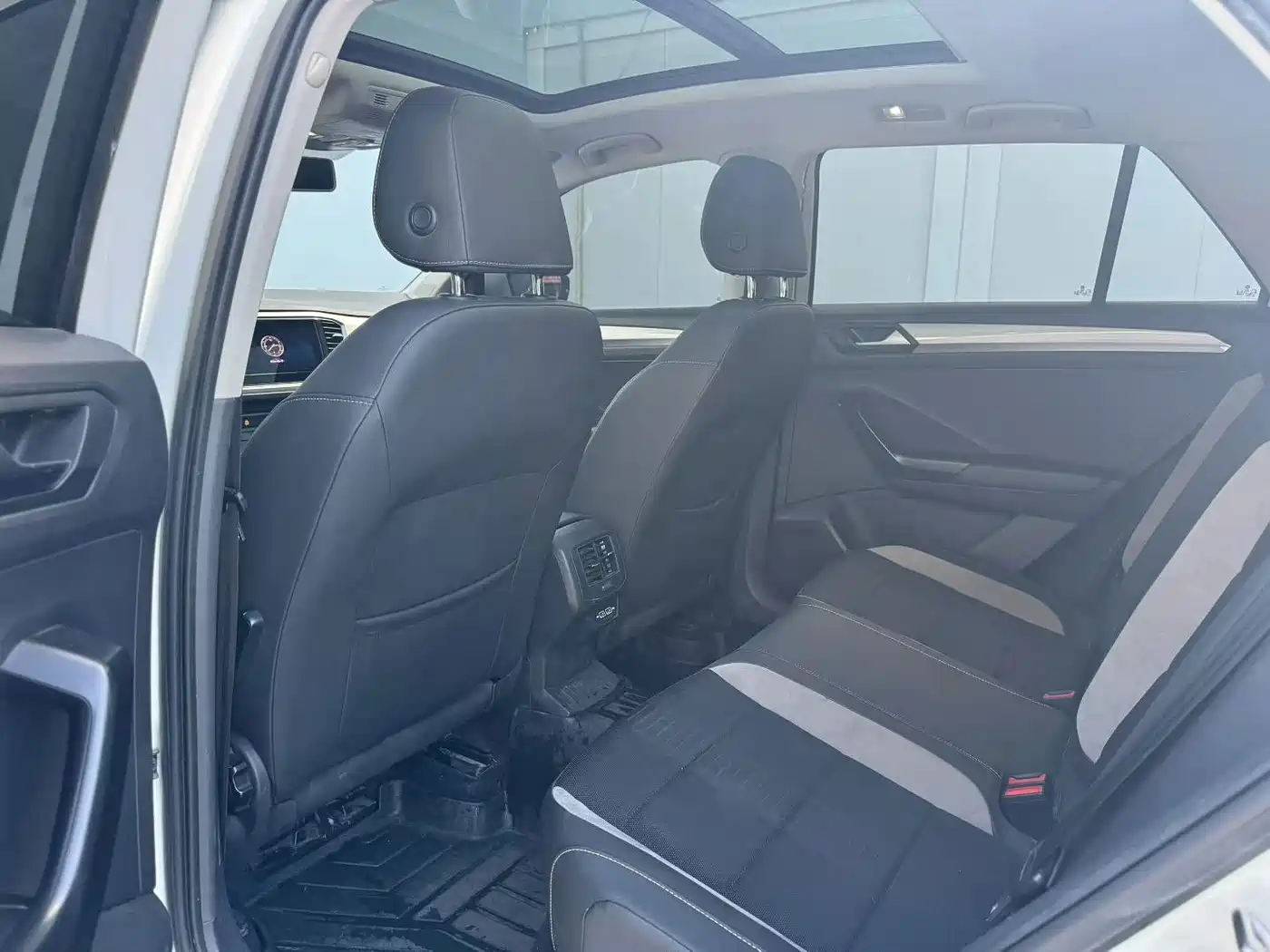 Volkswagen T-Roc, миниатюра 6