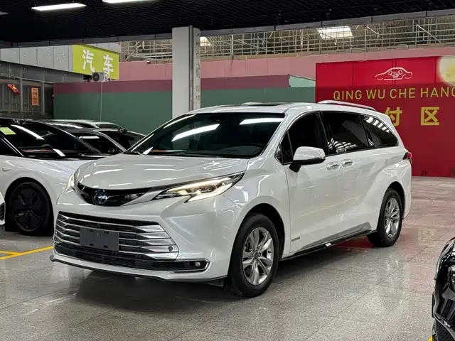 Toyota Sienna 2.5L, гибрид, Платинум
