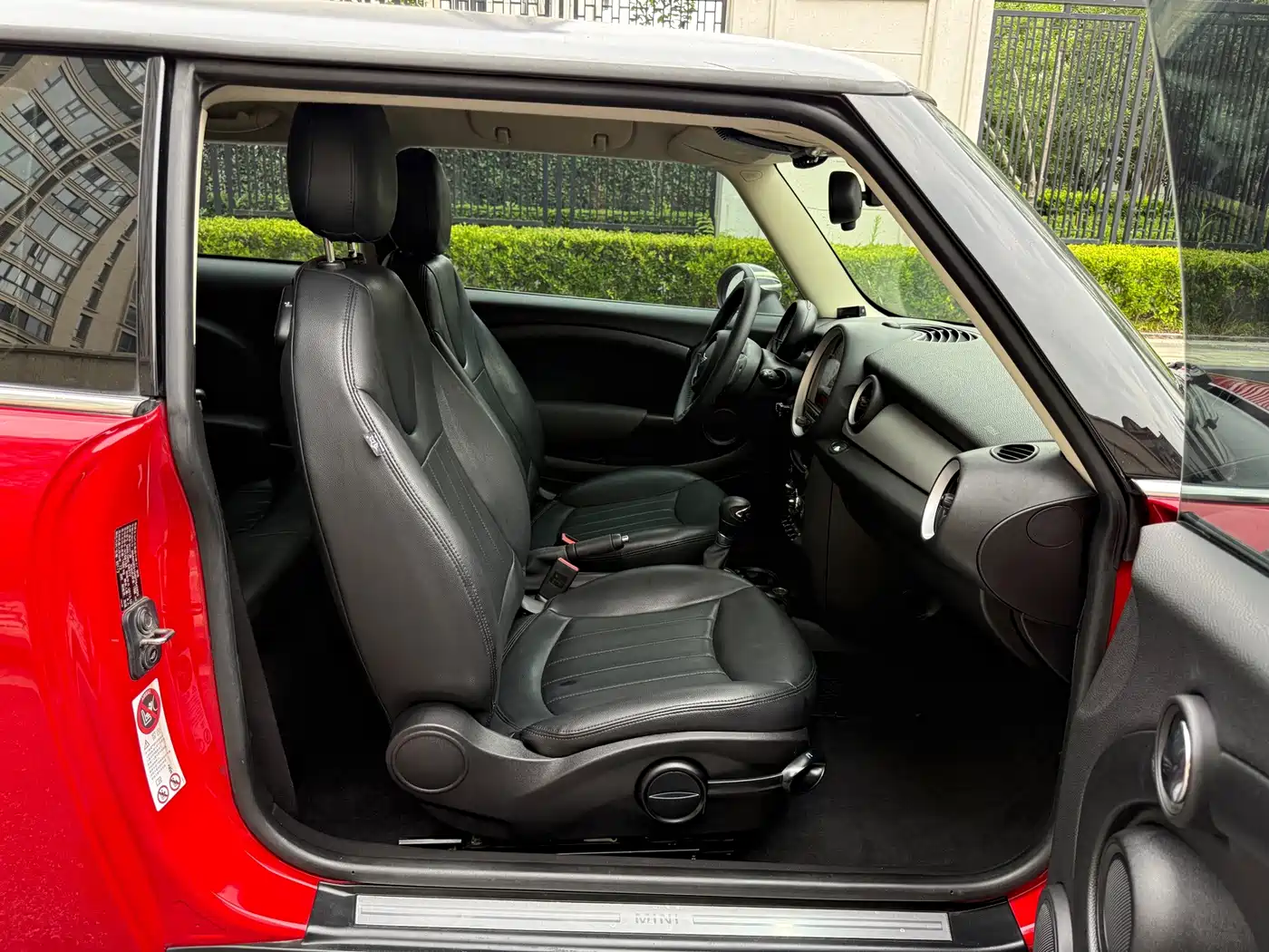 MINI MINI 2014 2013 1.6L ONE Limited Edition Second Version