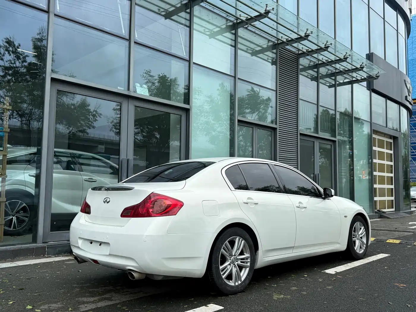 Infiniti G Series 2013 2013 G25 Sedan Sport Edition