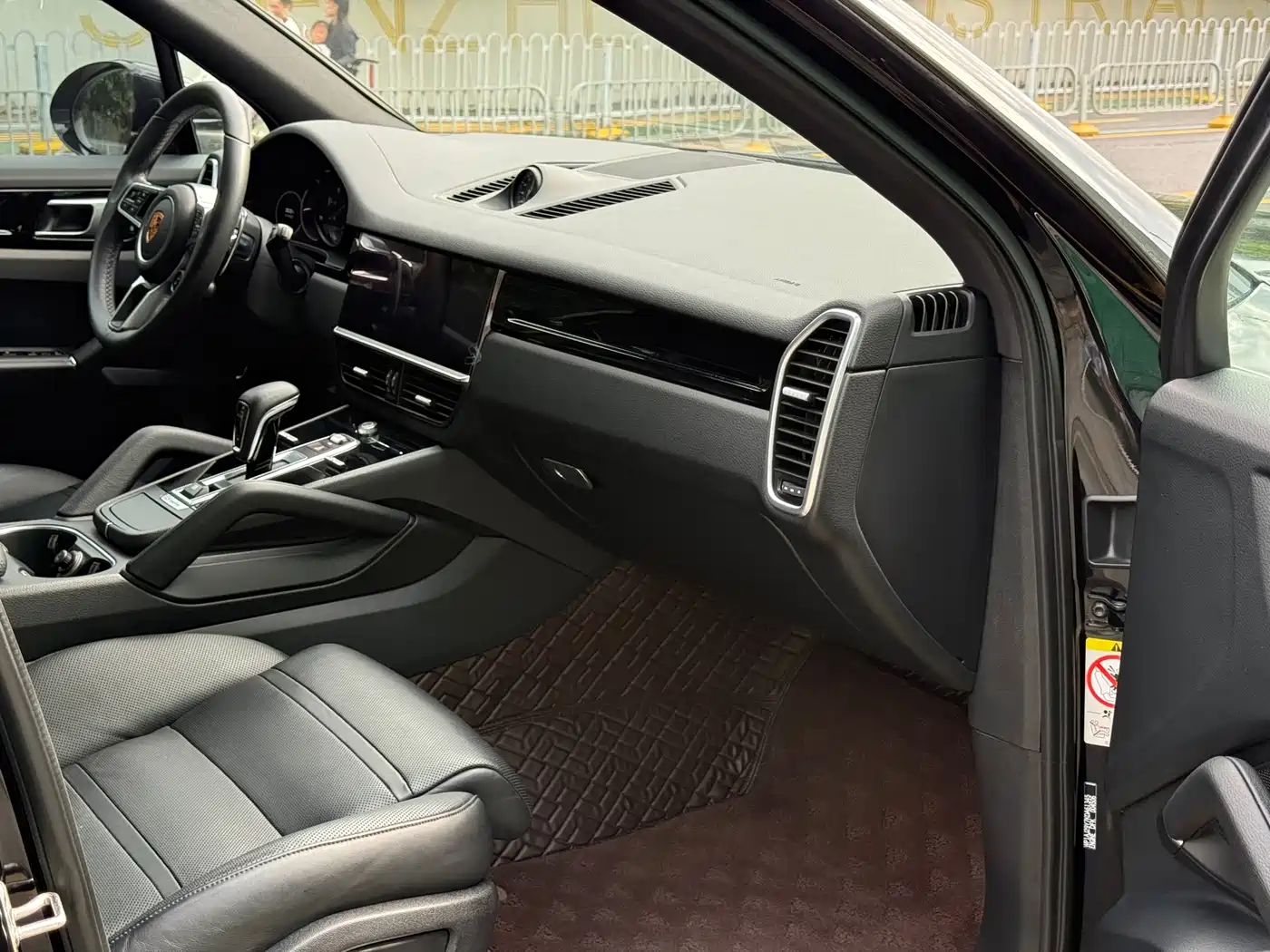 Porsche Cayenne New Energy 2019 Cayenne E-Hybrid 2.0T фото 10
