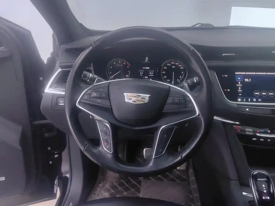 CADILLAC XT5