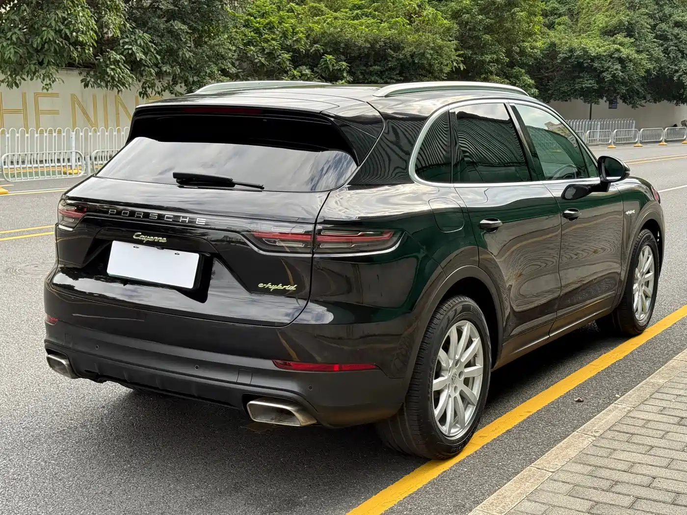 Porsche Cayenne New Energy 2019 Cayenne E-Hybrid 2.0T фото 4