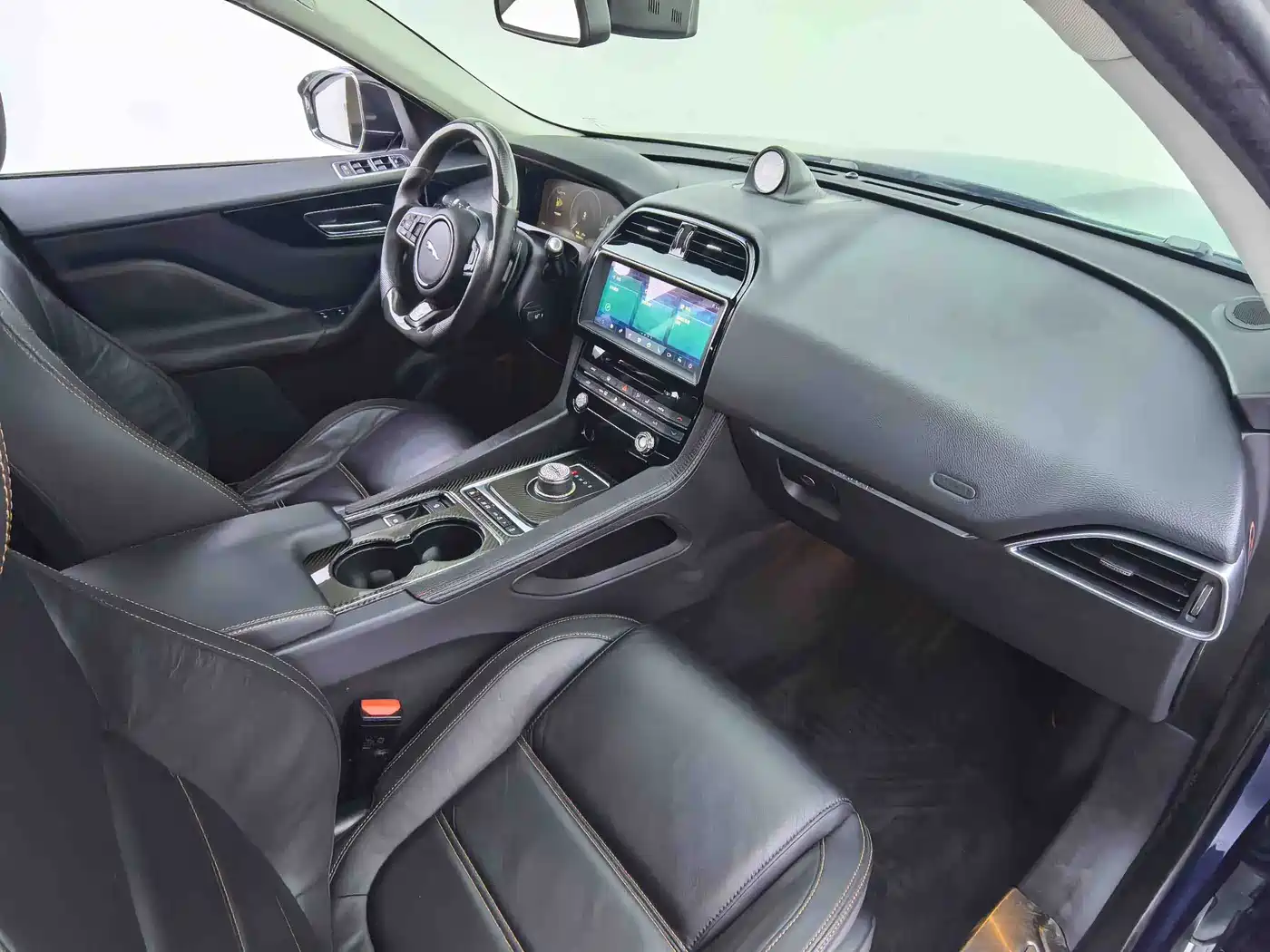 Jaguar F-PACE 2017 2016 2.0T FWD Urban Premium Edition