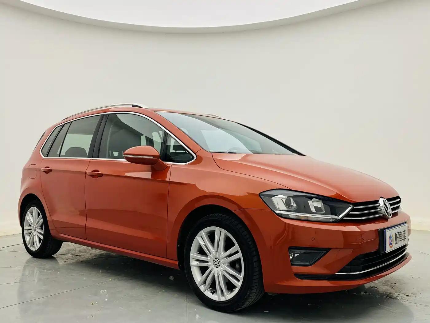Volkswagen Golf Sportsvan 2016 230TSI Automatic Luxury фото 3