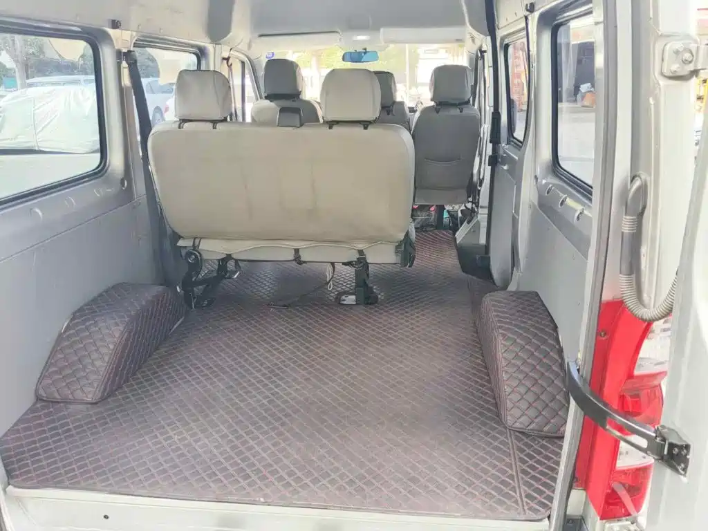 Foton Tuyano 2023 2020 Model 2.0T Multi-purpose Short Wheelbase Medium Roof 5/6-Seater China VI 4F20TC3