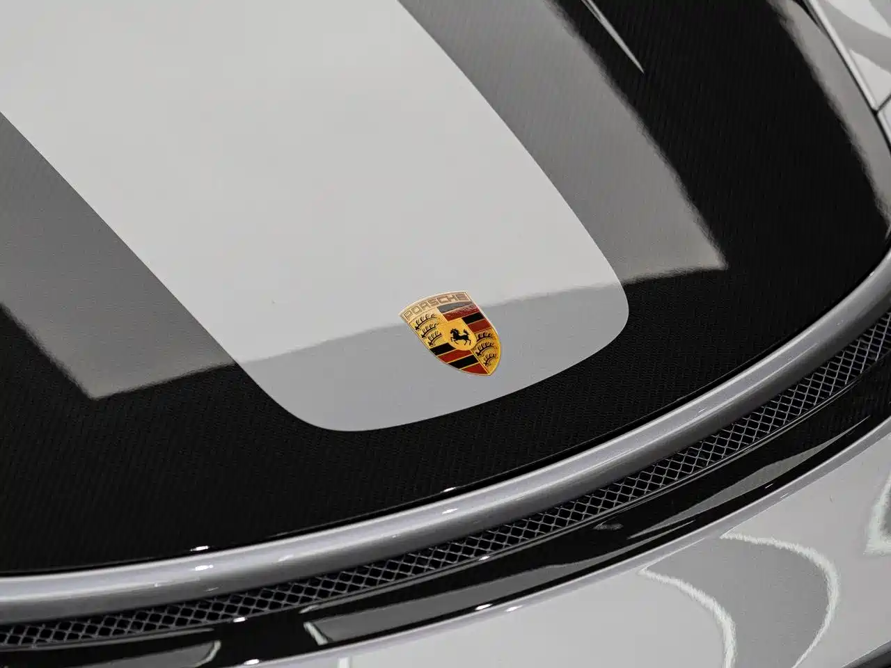Porsche 911 2018 GT2 RS 3.8T фото 5