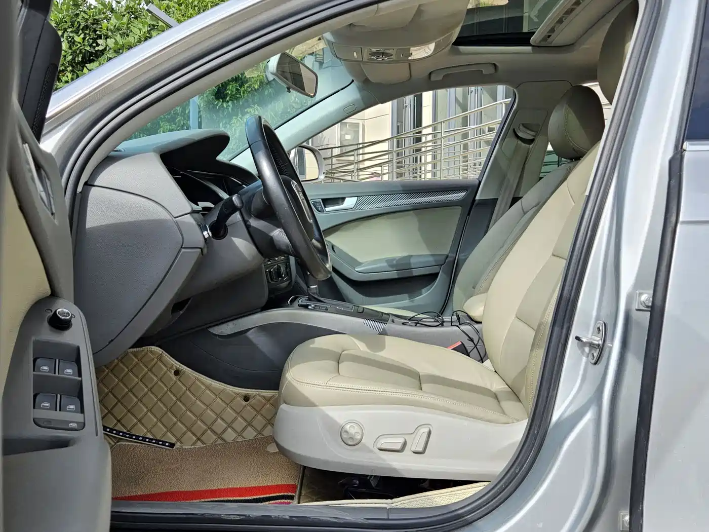 Фото 13 - Audi A4L