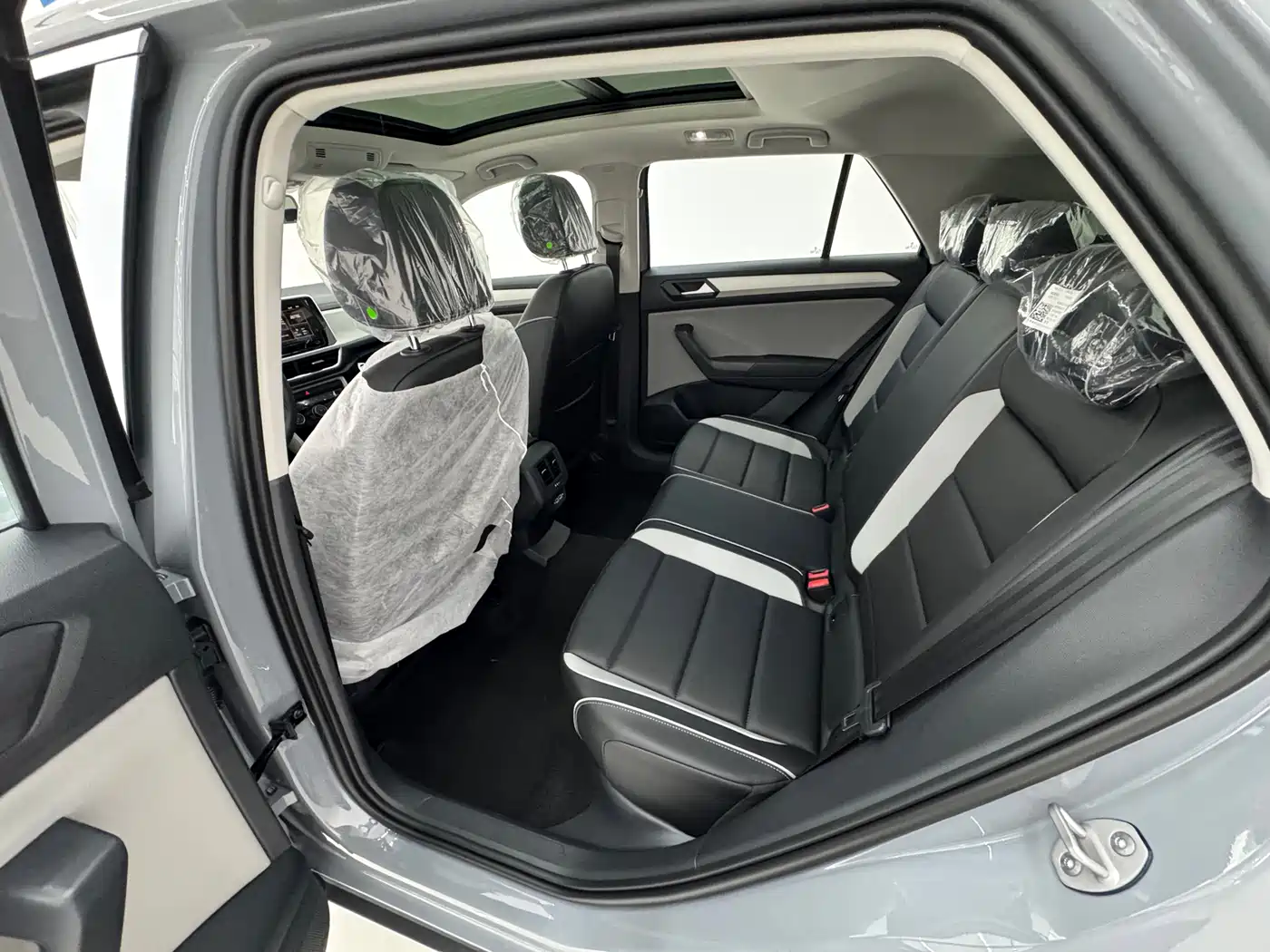 Volkswagen T-ROC 2026 280TSI DSG 2WD Time Edition фото 12