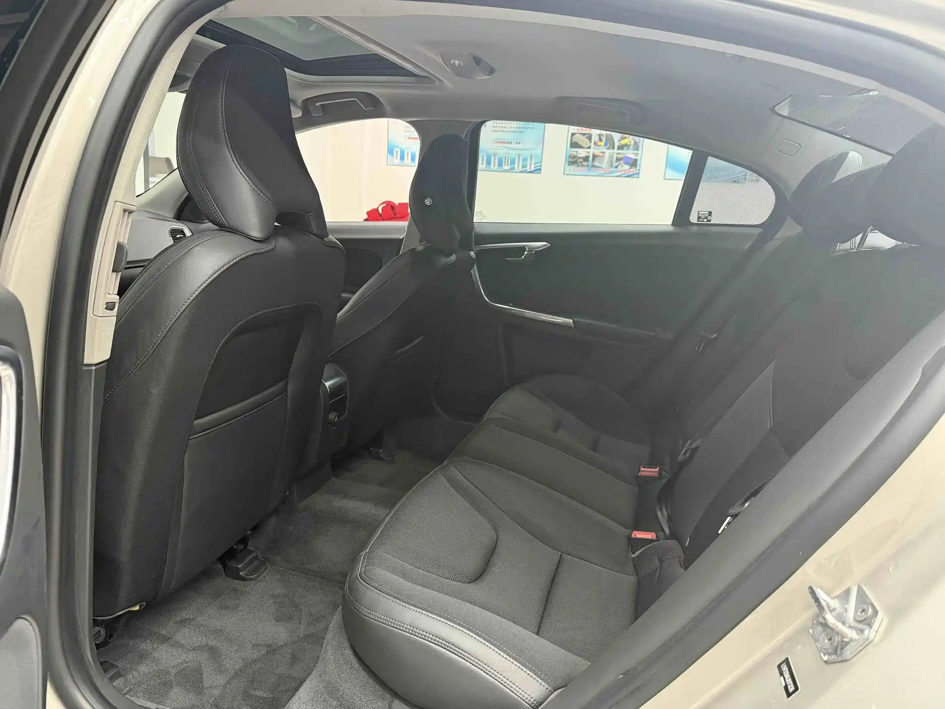 Фото 8 - Volvo S60