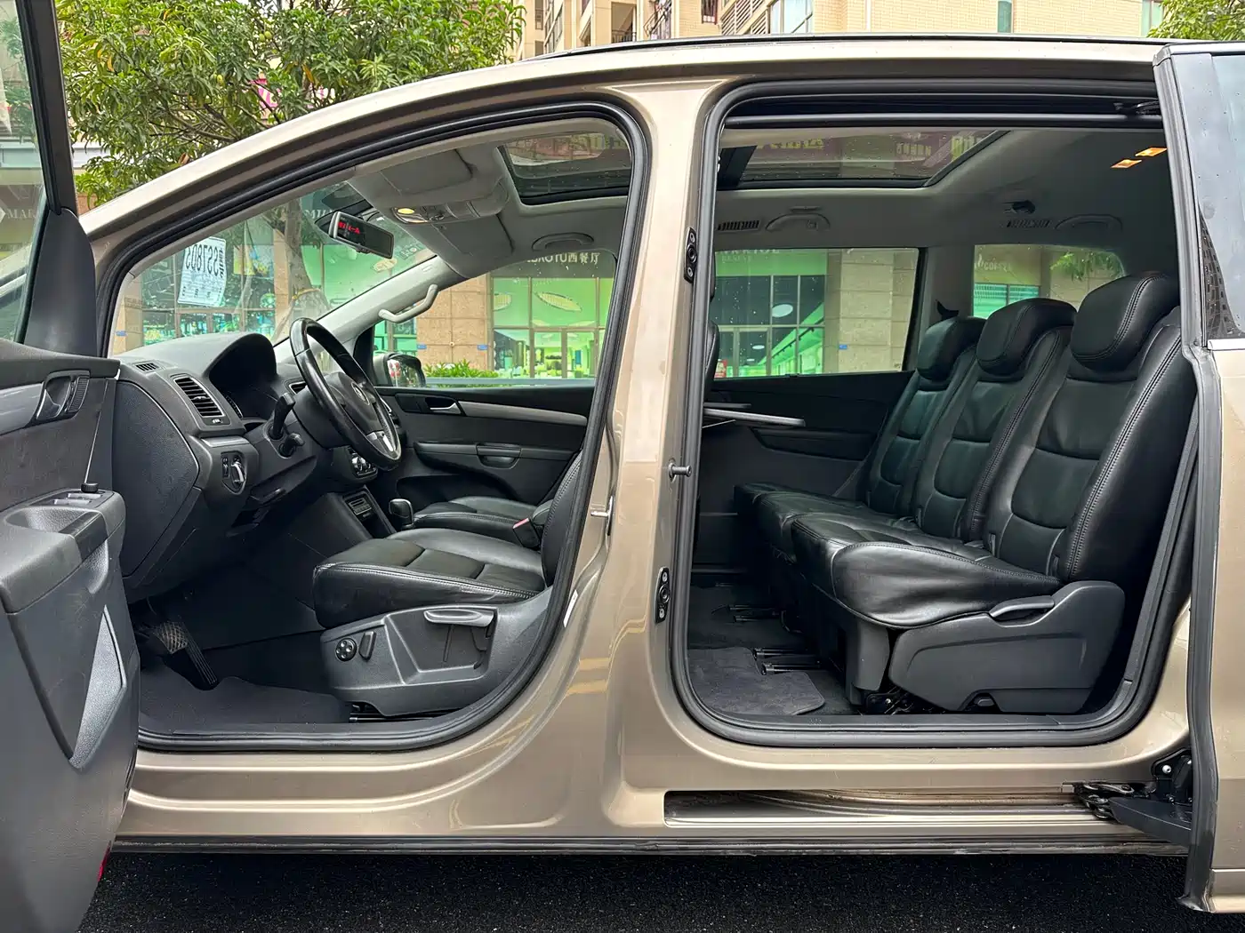 Volkswagen Sharan 2015 1.8TSI Comfort фото 13