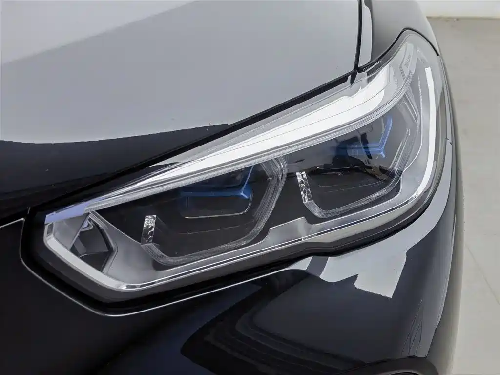 BMW X5 2022 Model xDrive 40Li M Sport Package фото 7