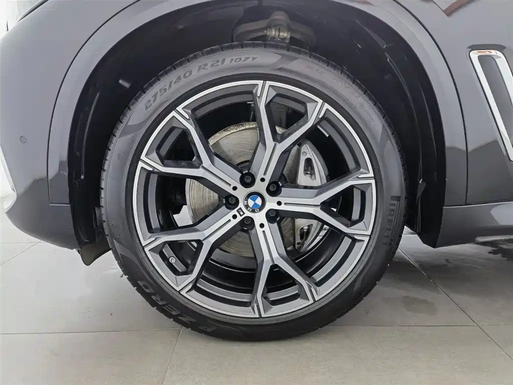 BMW X5 2022 Model xDrive 40Li M Sport Package фото 17