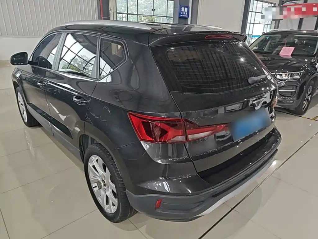 Photo 5 - Jetta VS5
