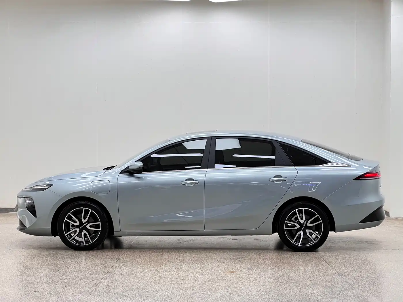Roewe D6 2025 2025 520km Smart Edition