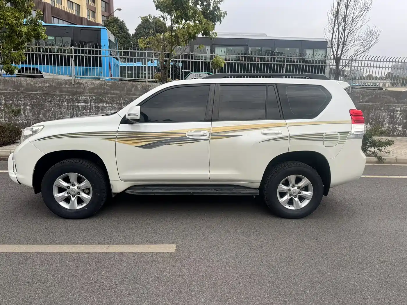 Toyota Prado (Import) 2010 2.7L Automatic Standard фото 4