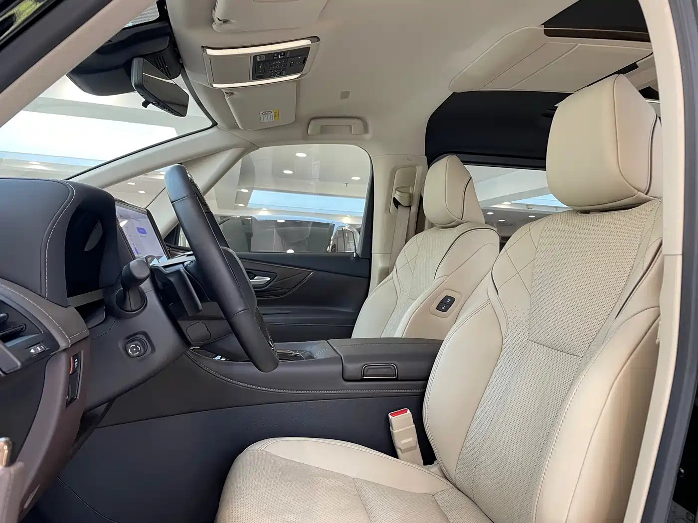 Toyota Vellfire 2024 Crown Hybrid 2.5L Executive Premium Edition фото 9