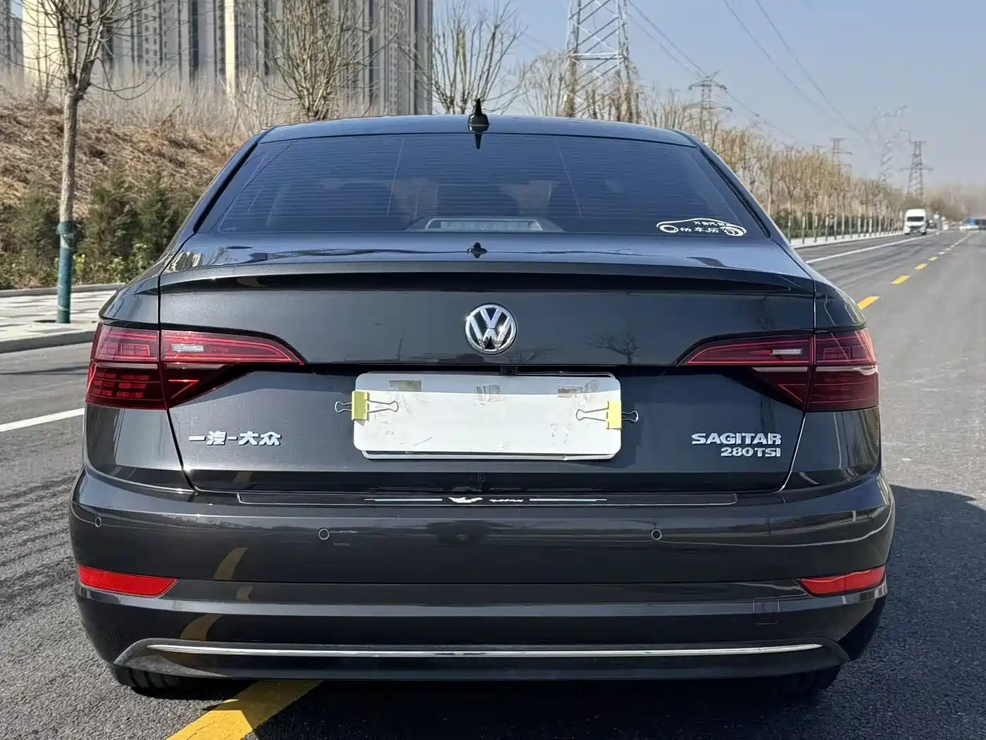 VOLKSWAGEN SAGITAR