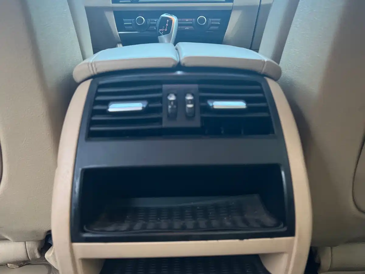 BMW 5 Series 2013 520Li Elegance фото 27