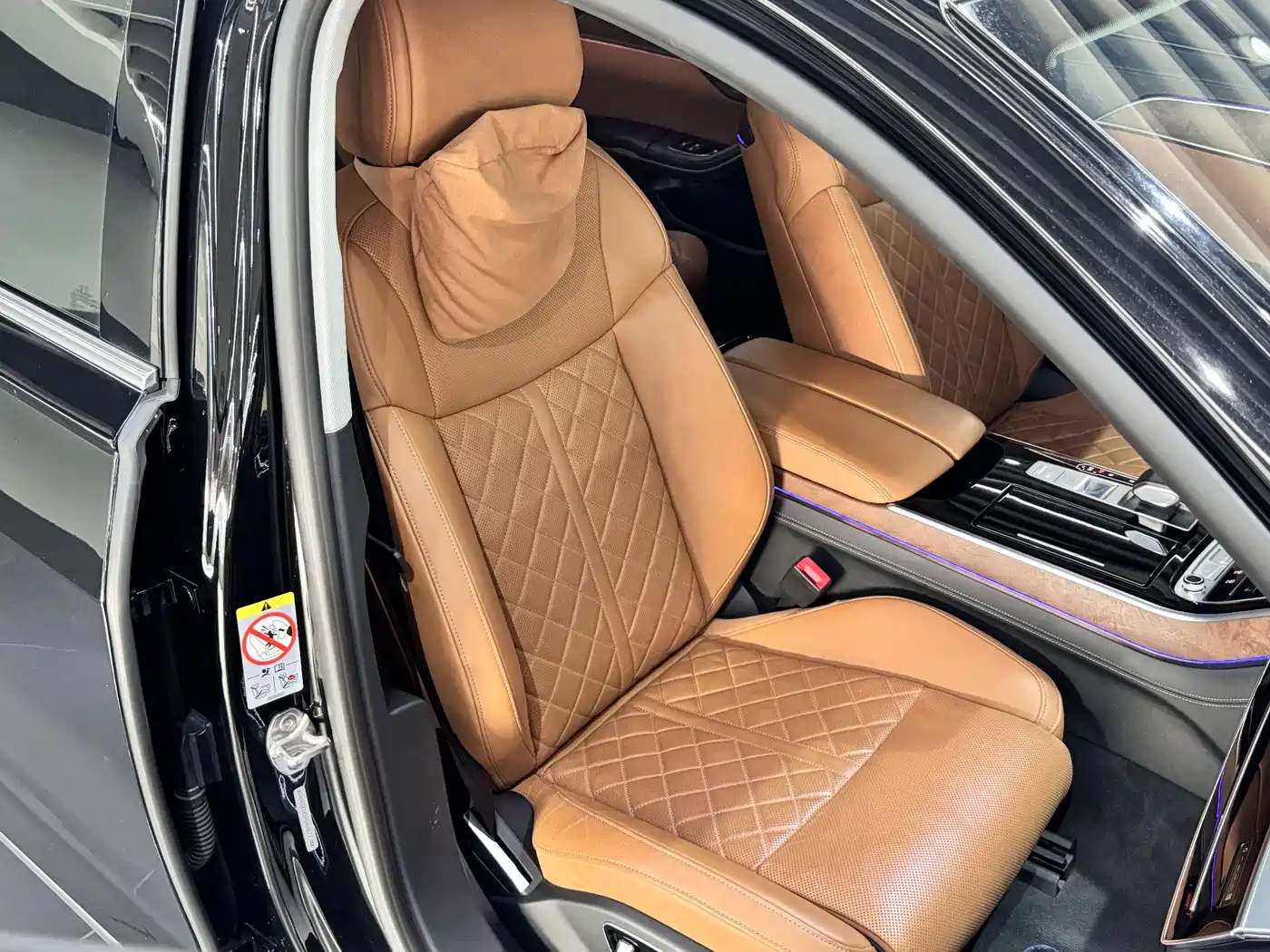 Audi A8 2023 A8L 50 TFSI quattro Premium фото 8