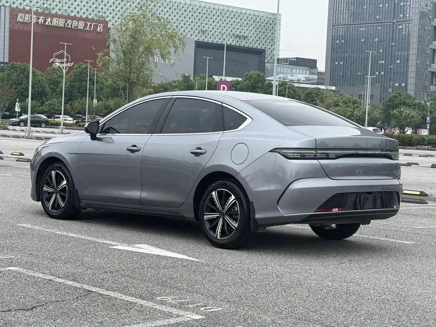 BYD Destroyer 05 2022 DM-i 120KM Flagship Edition фото 5