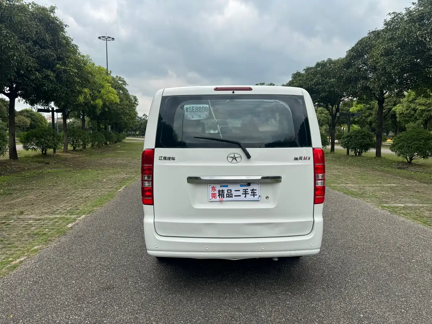 JAC Refine M3 2016 2015 Maker Edition 1.6L Luxury Smart