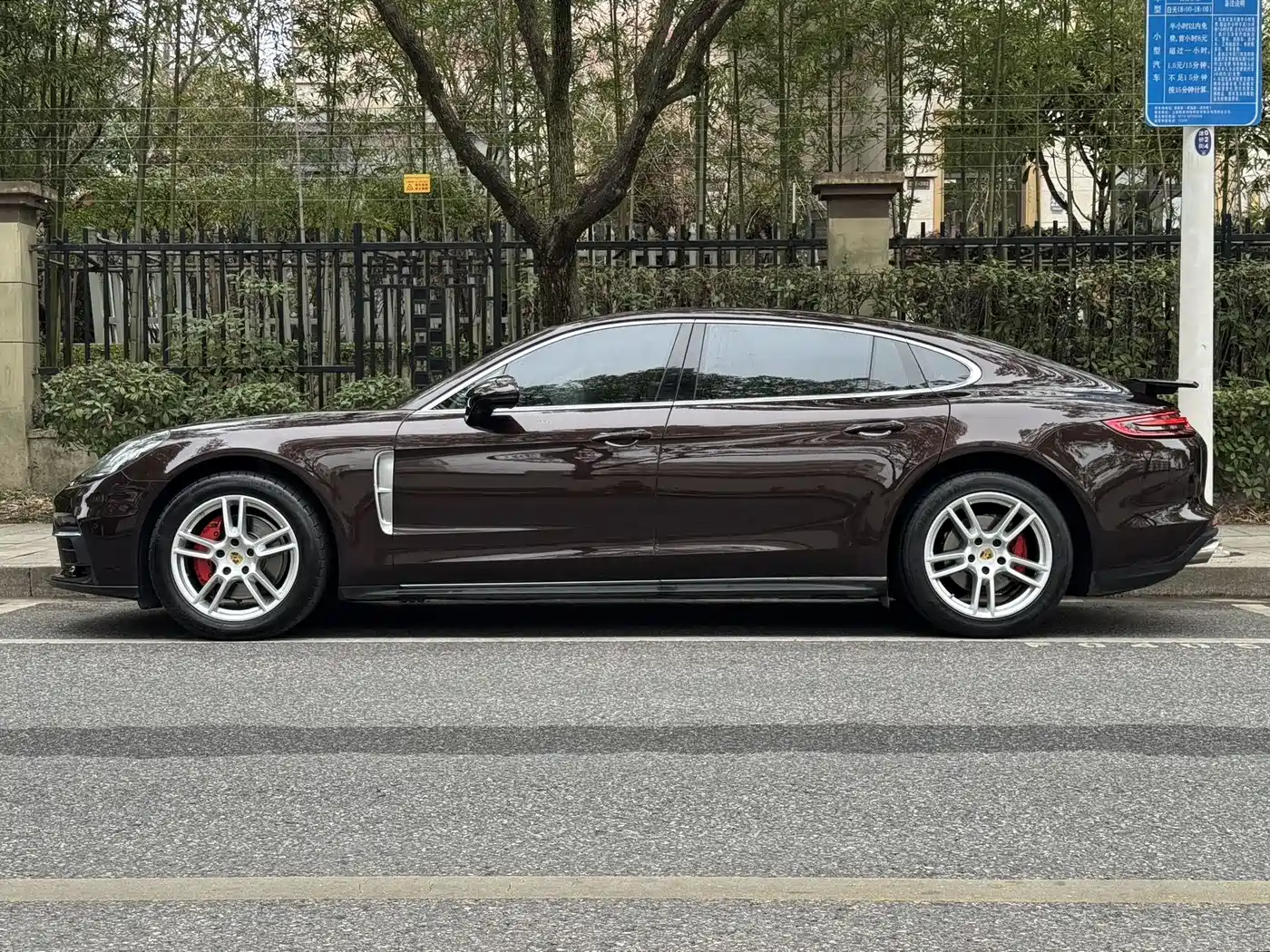 Porsche Panamera 2017 Panamera Executive Long Wheelbase 3.0T фото 3