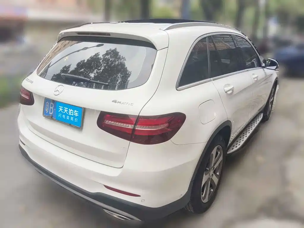 Фото 2 - Mercedes-Benz GLC