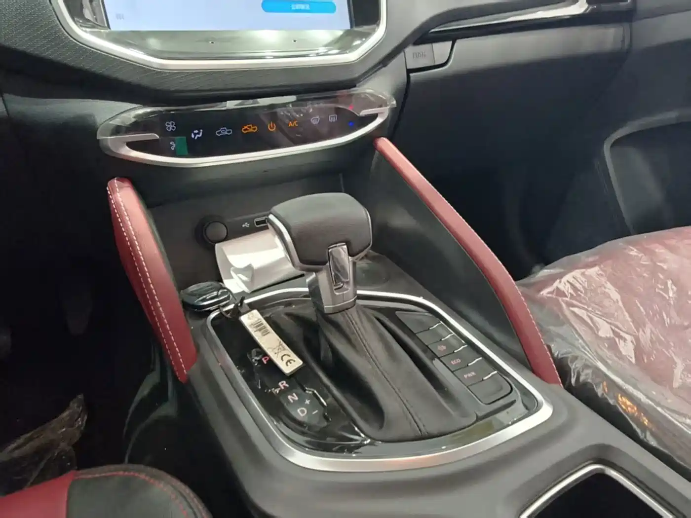 SAIC Maxus Interstellar 2026 2024 Model Interstellar L 2.0T Diesel Automatic 2WD Luxury Edition Long Cargo