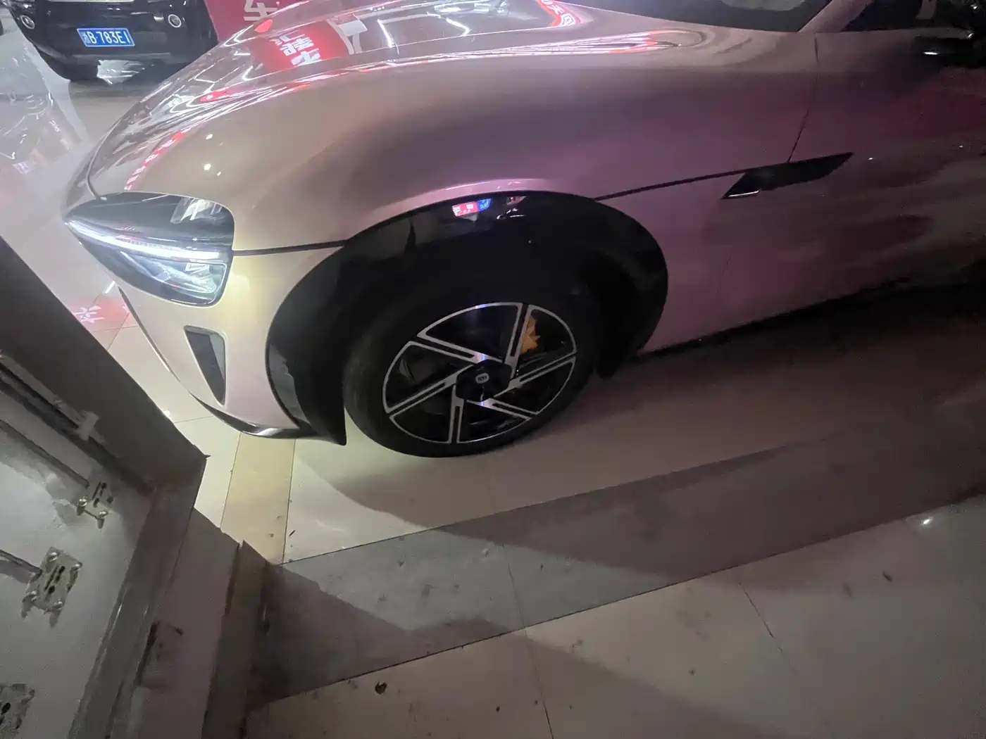 Xiaomi Auto Xiaomi YU7 2025 Extended Range AWD Pro фото 5